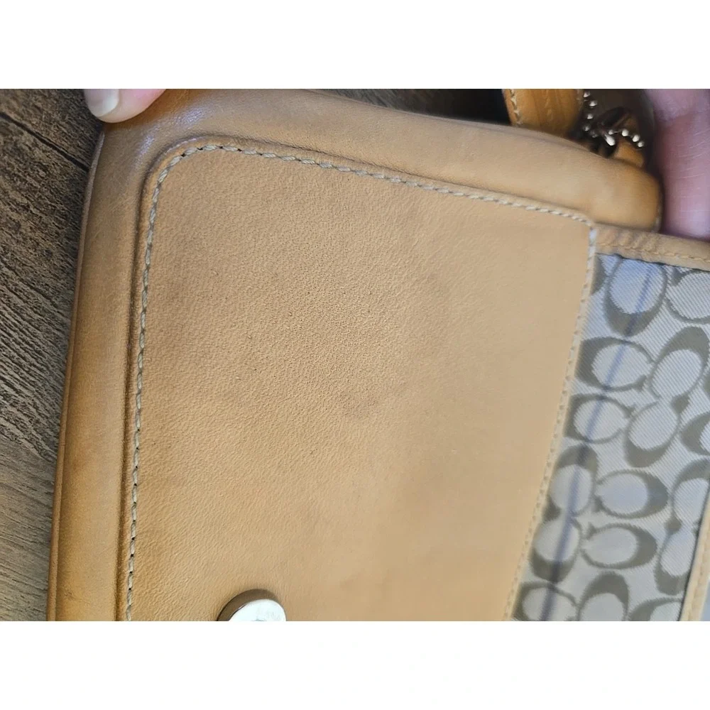 Vintage Coach Wristlet Camel Tan Leather Silver Hardwear Key Tag Wallet/Clutch